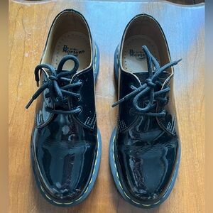 Woman's Dr. Martens Oxford patent leather 38
